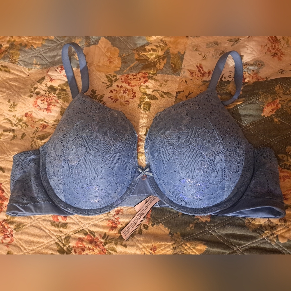 Victoria's Secret Bra in light blue. Size 38C. Barely worn, great condition!
